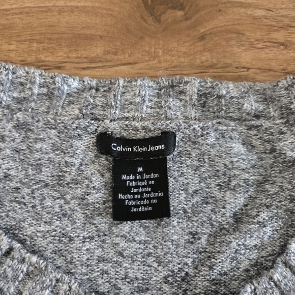 CALVIN KLEIN JEANS WOMENS GREY SWEATER SIZE MEDIUM - Picture 4 of 6
